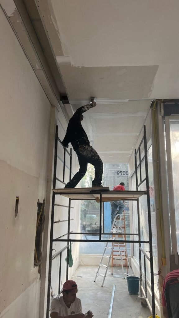 أعمال تجديد واجهة فيلا في الخبر